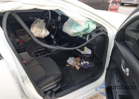 2019 Kia Forte Lxs z USA, uszkodzony, nr VIN 3KPF24AD1KE005778